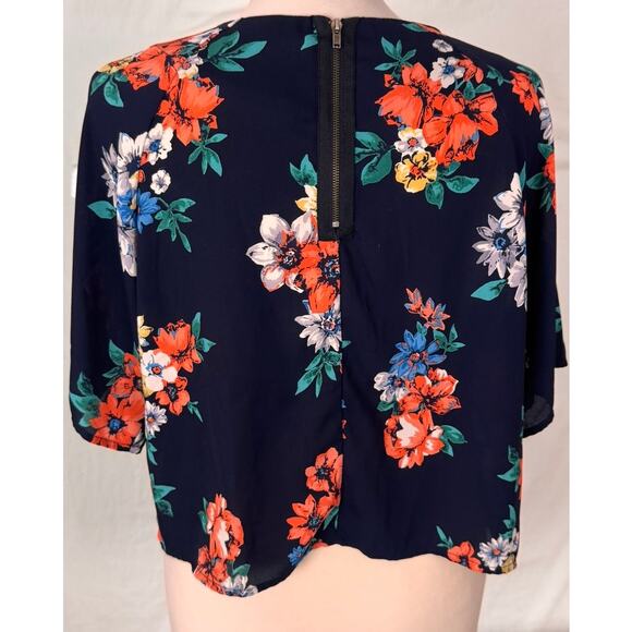 Forever 21 Medium Short Sleeve blue Floral Bouse Back Zipper Polyester - Picture 4 of 6